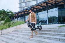 Load image into Gallery viewer, Joyor T12 Ultra – Trottinette électrique • 3000 W (crête annoncée) · 85 km d’autonomie annoncée – photo 8