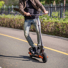 Load image into Gallery viewer, Joyor S5-Z – Trottinette électrique • 800 W (crête annoncée) · 45 km d’autonomie annoncée – photo 3