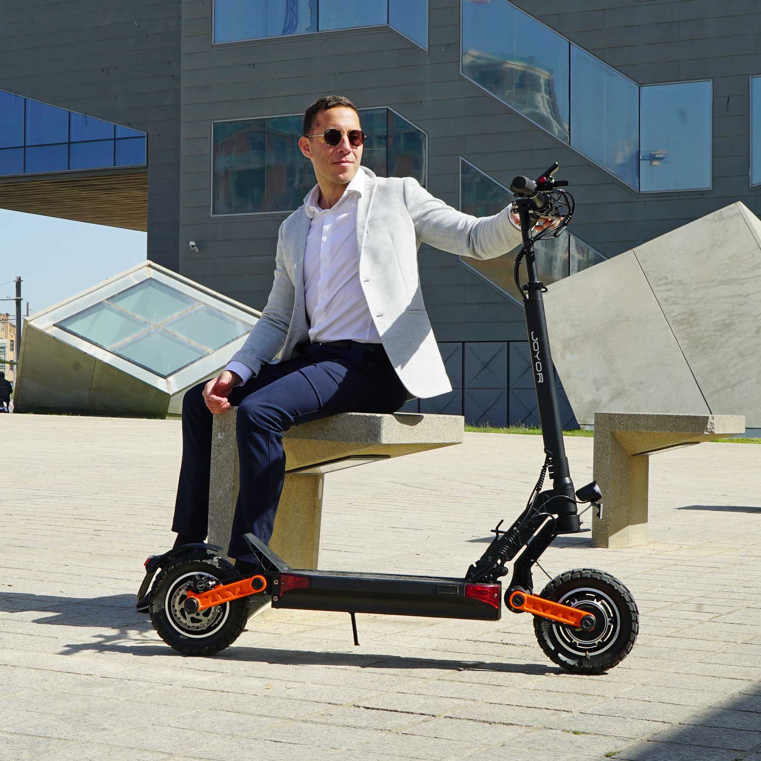Joyor S-PRO DGT – Trottinette électrique • 1600 W (crête annoncée) · 90 km d’autonomie annoncée – photo 2